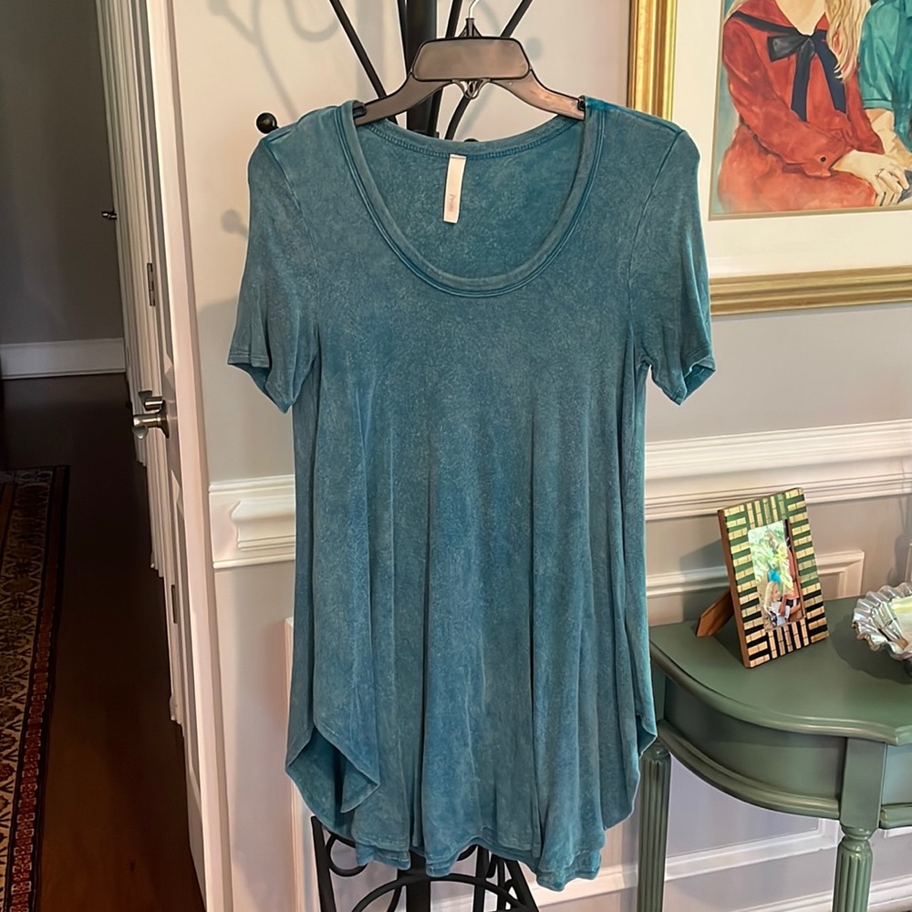 PRIMI TURQUOISE BLUE DISTRESSED TOP